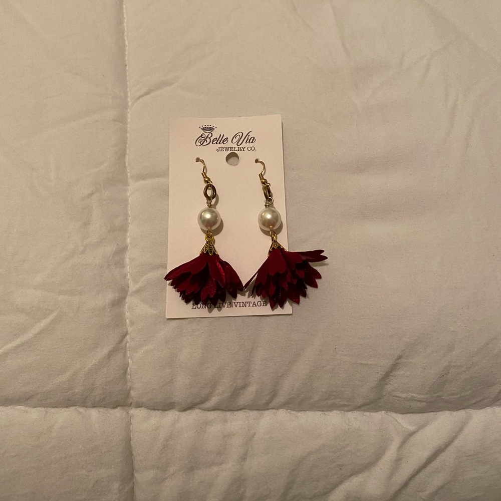 Women’s earrings